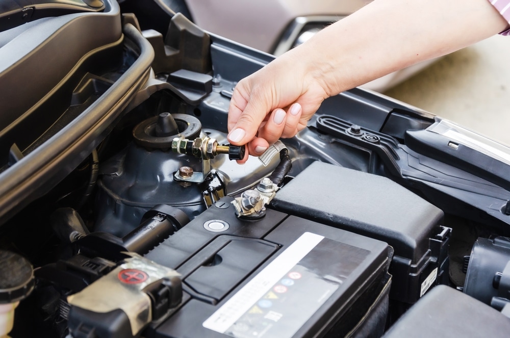 Disconnecting Battery In Car Before Parking For Long Time Disconnects